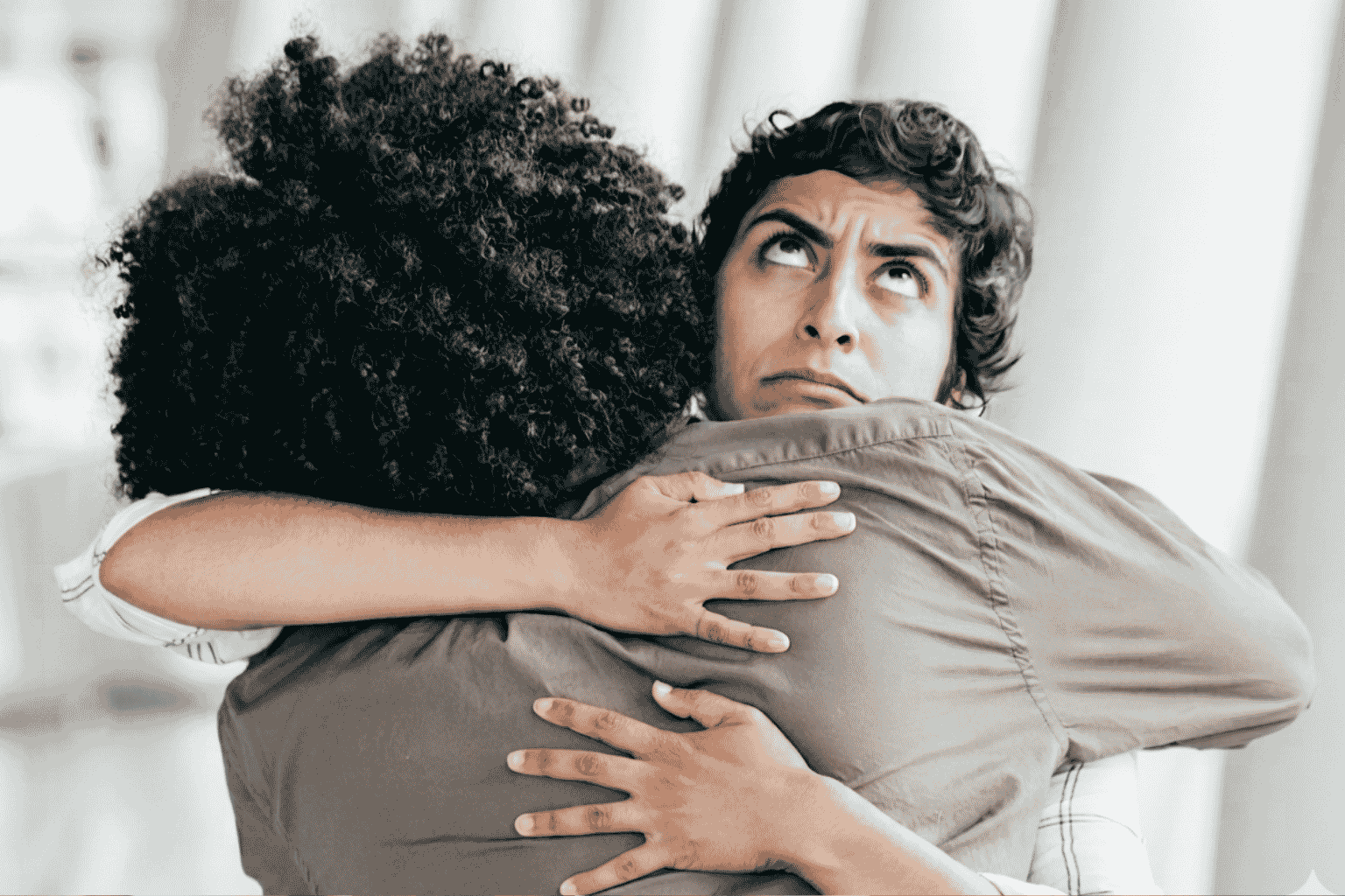 Amitié toxique : reconnaître celles qui t'aiment mais qui te freinent